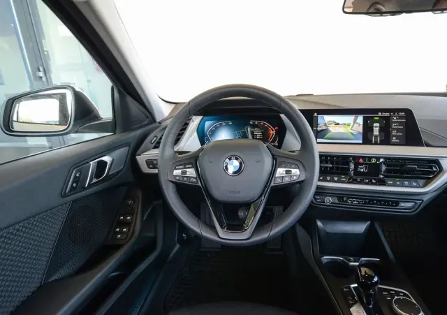 BMW Seria 1 118i Advantage