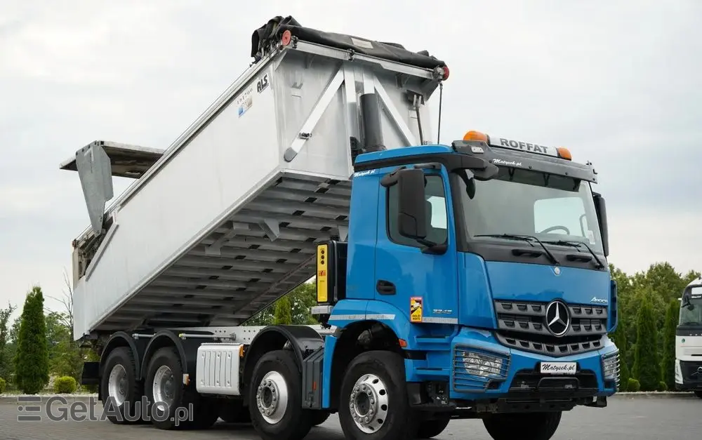 MERCEDES-BENZ AROCS 3243 / 8x4 / WYWROTKA 20m3 / TYLNOZSYP / EURO 6 / OPONY 100 % / ŁADOWNOŚĆ: 19,500 KG / HYDROKLAPA 