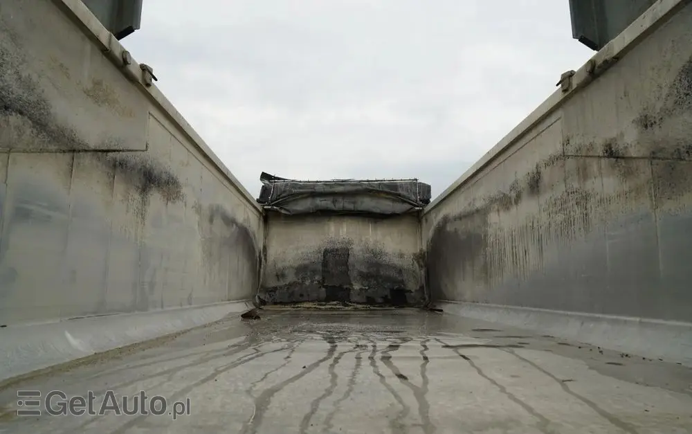 MERCEDES-BENZ AROCS 3243 / 8x4 / WYWROTKA 20m3 / TYLNOZSYP / EURO 6 / OPONY 100 % / ŁADOWNOŚĆ: 19,500 KG / HYDROKLAPA 