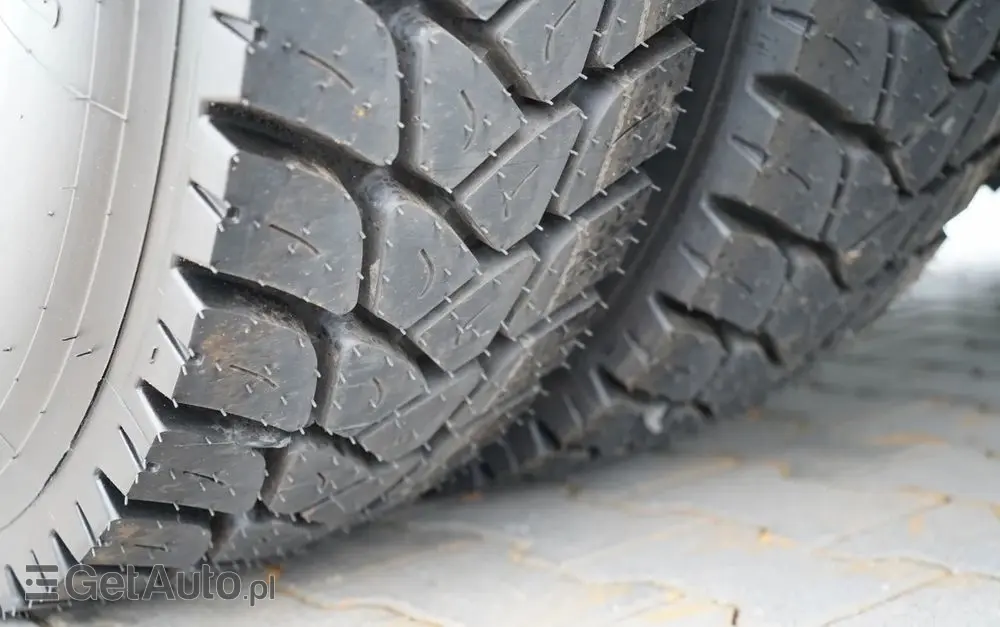 MERCEDES-BENZ AROCS 3243 / 8x4 / WYWROTKA 20m3 / TYLNOZSYP / EURO 6 / OPONY 100 % / ŁADOWNOŚĆ: 19,500 KG / HYDROKLAPA 