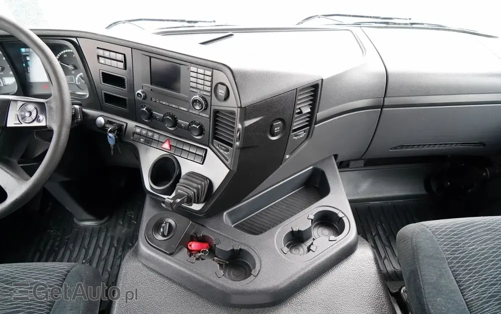 MERCEDES-BENZ AROCS 3243 / 8x4 / WYWROTKA 20m3 / TYLNOZSYP / EURO 6 / OPONY 100 % / ŁADOWNOŚĆ: 19,500 KG / HYDROKLAPA 