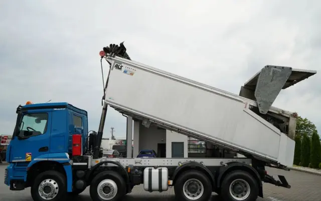 MERCEDES-BENZ AROCS 3243 / 8x4 / WYWROTKA 20m3 / TYLNOZSYP / EURO 6 / OPONY 100 % / ŁADOWNOŚĆ: 19,500 KG / HYDROKLAPA 