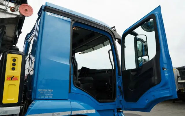 MERCEDES-BENZ AROCS 3243 / 8x4 / WYWROTKA 20m3 / TYLNOZSYP / EURO 6 / OPONY 100 % / ŁADOWNOŚĆ: 19,500 KG / HYDROKLAPA 