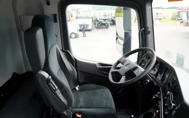 MERCEDES-BENZ AROCS 3243 / 8x4 / WYWROTKA 20m3 / TYLNOZSYP / EURO 6 / OPONY 100 % / ŁADOWNOŚĆ: 19,500 KG / HYDROKLAPA 