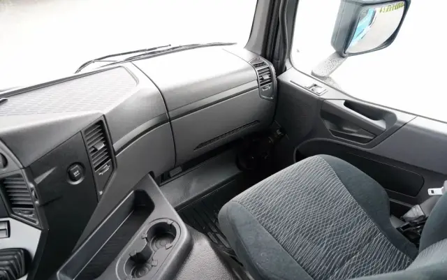 MERCEDES-BENZ AROCS 3243 / 8x4 / WYWROTKA 20m3 / TYLNOZSYP / EURO 6 / OPONY 100 % / ŁADOWNOŚĆ: 19,500 KG / HYDROKLAPA 