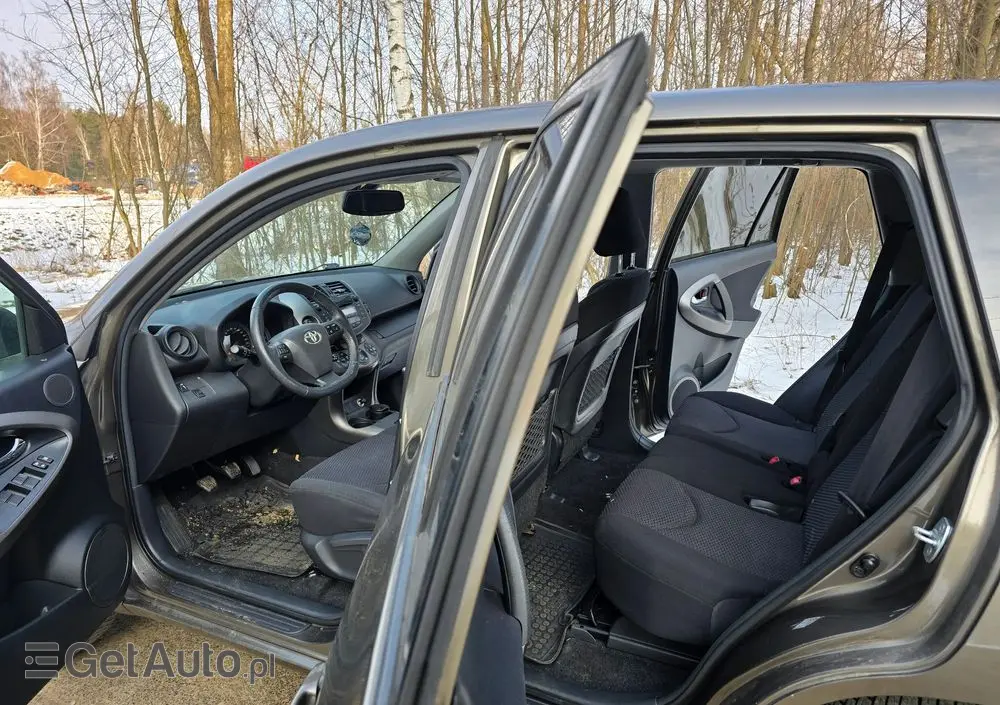 TOYOTA RAV4 2.2 D-4D 4x4 Sol