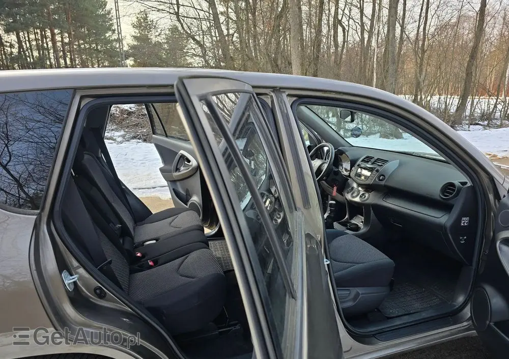 TOYOTA RAV4 2.2 D-4D 4x4 Sol