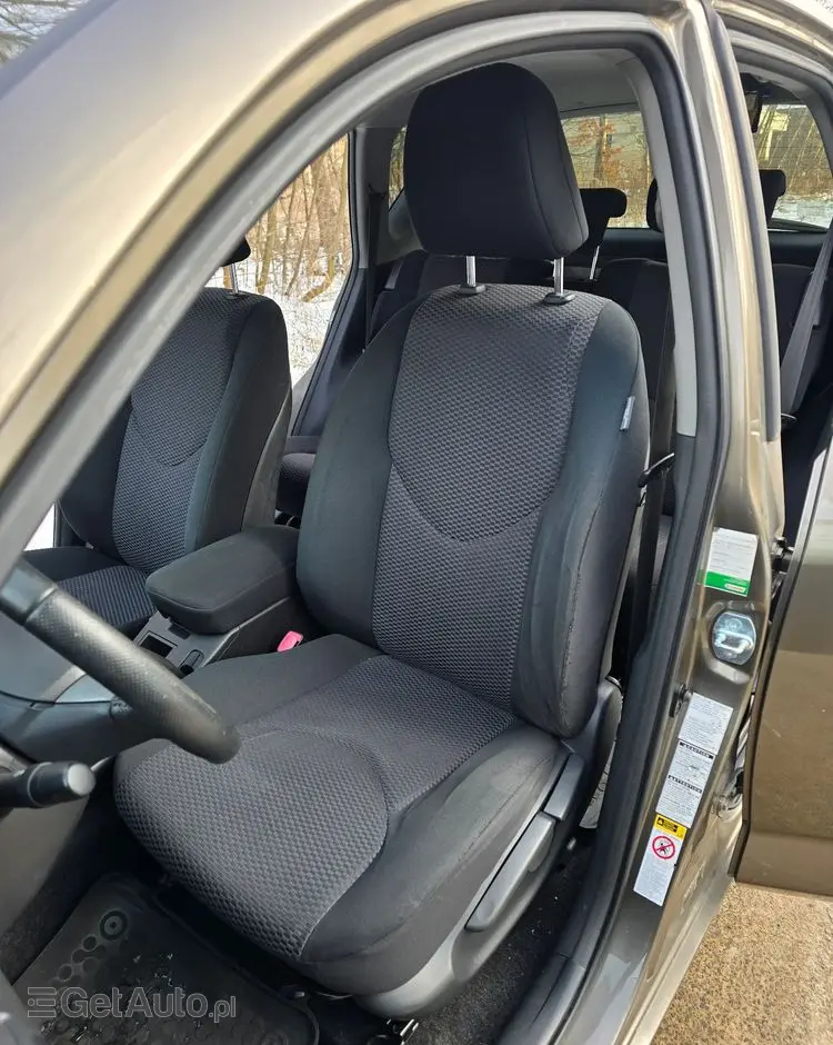 TOYOTA RAV4 2.2 D-4D 4x4 Sol