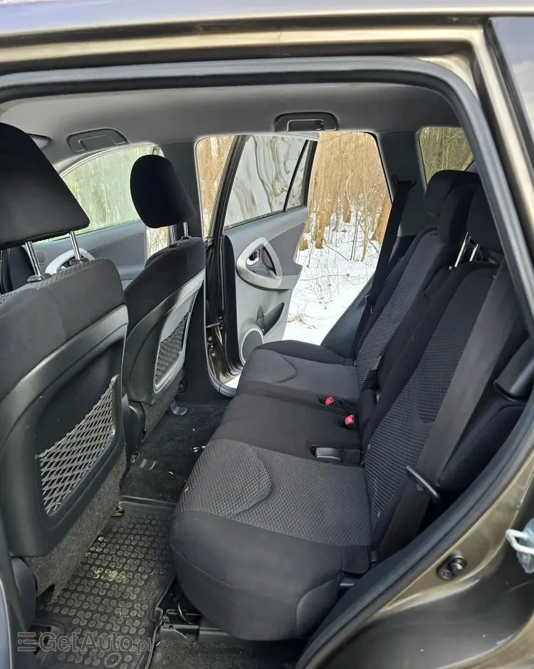 TOYOTA RAV4 2.2 D-4D 4x4 Sol