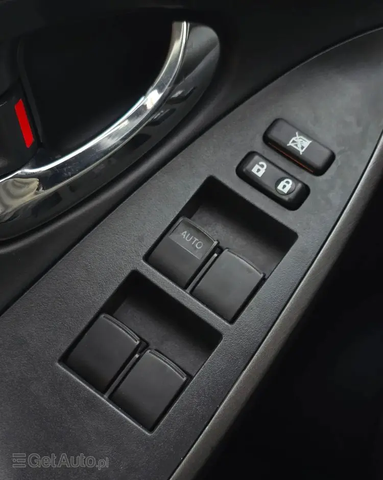 TOYOTA RAV4 2.2 D-4D 4x4 Sol