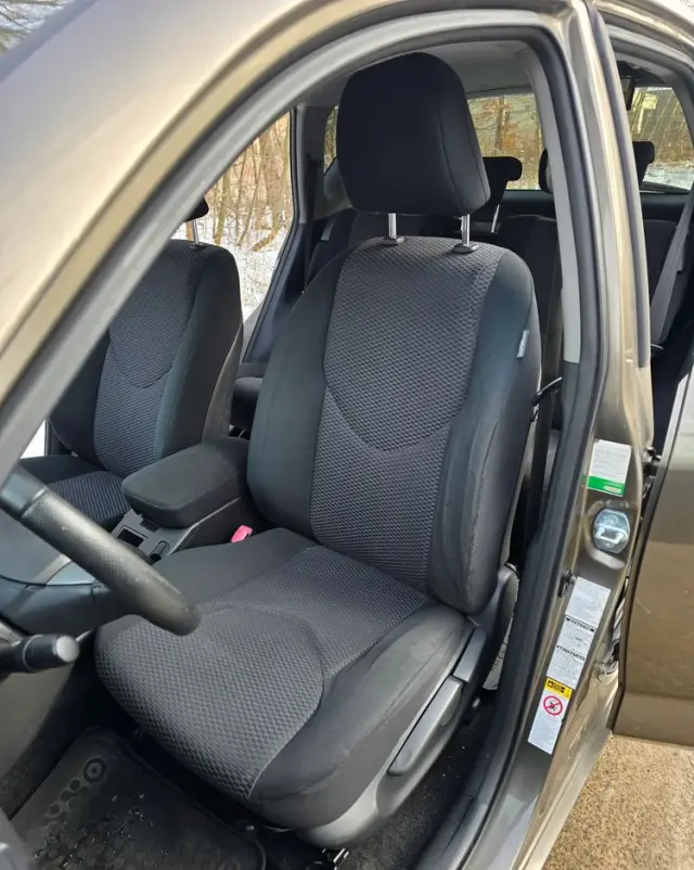 TOYOTA RAV4 2.2 D-4D 4x4 Sol