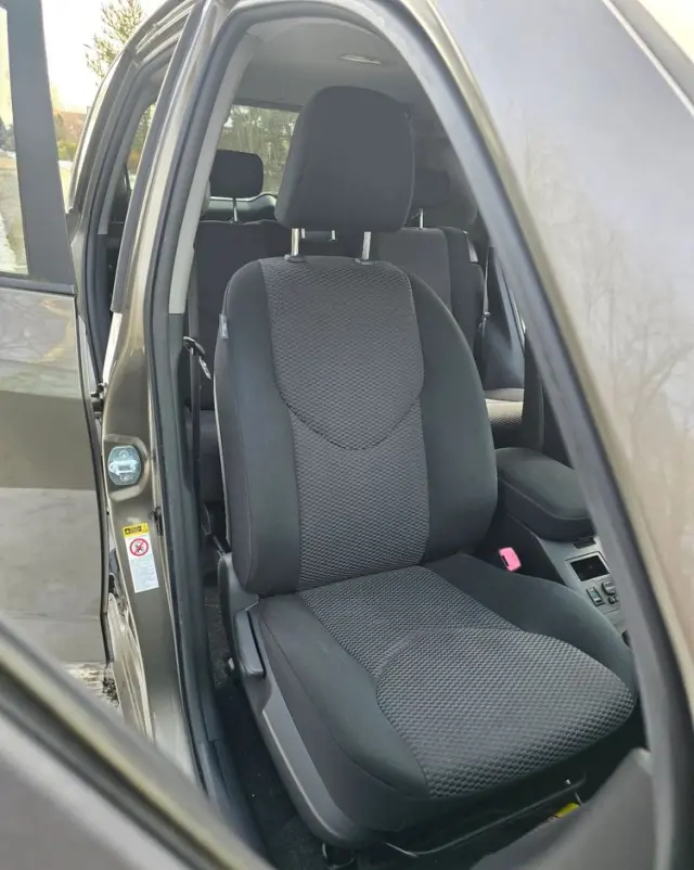 TOYOTA RAV4 2.2 D-4D 4x4 Sol