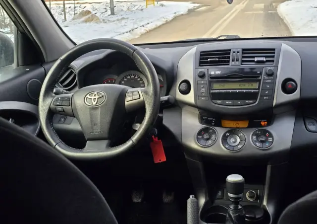 TOYOTA RAV4 2.2 D-4D 4x4 Sol