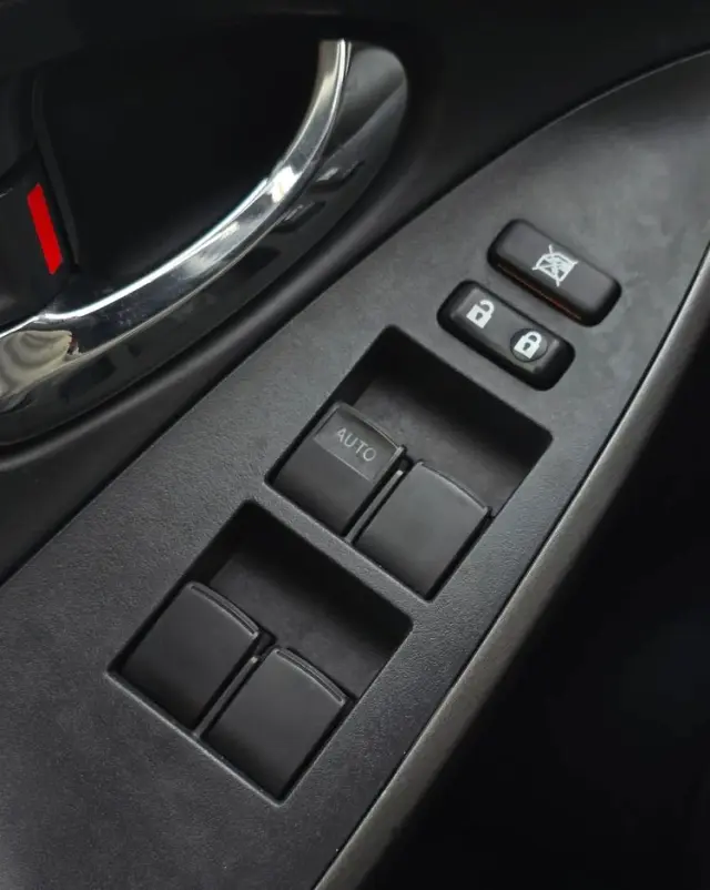 TOYOTA RAV4 2.2 D-4D 4x4 Sol