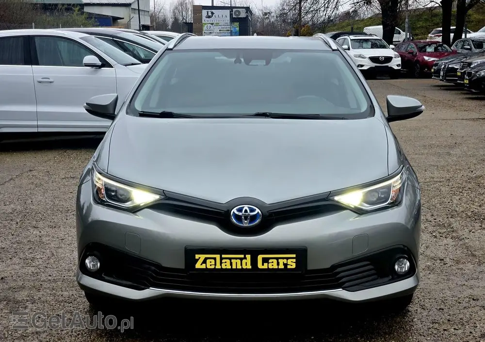 TOYOTA Auris 