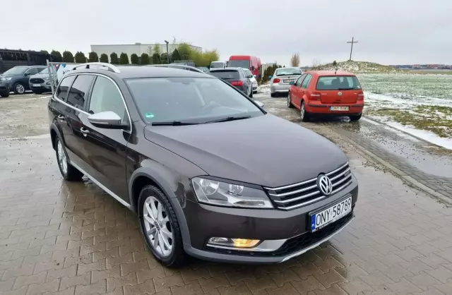 VOLKSWAGEN Passat 