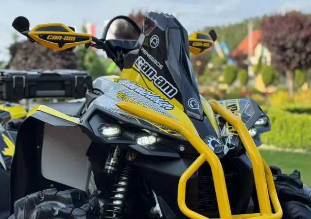 CAN-AM Renegade 