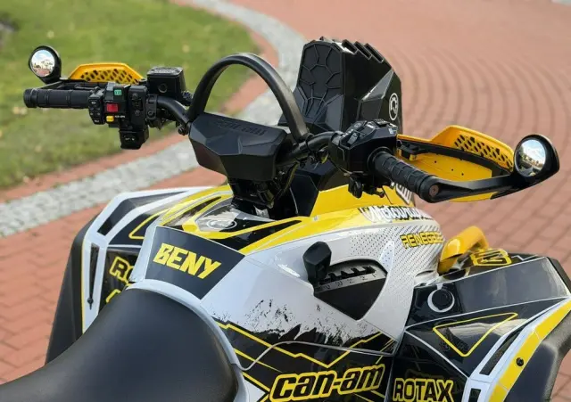 CAN-AM Renegade 