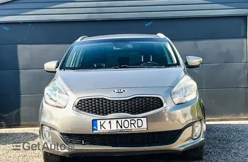 KIA Carens 