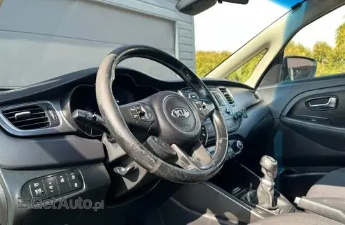 KIA Carens 