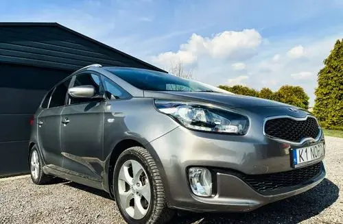 KIA Carens 