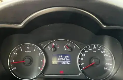 KIA Carens 