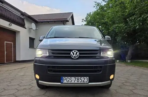 VOLKSWAGEN Multivan 