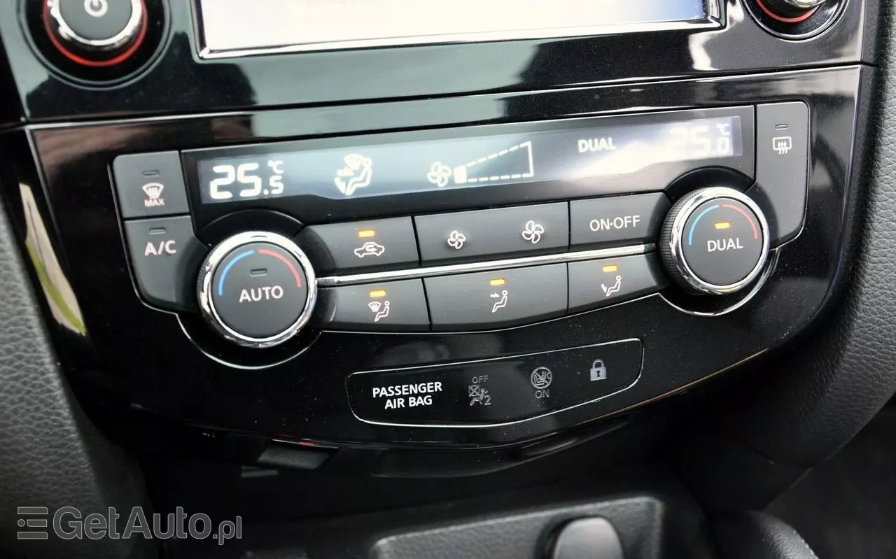 NISSAN Qashqai 1.6 DIG-T Tekna