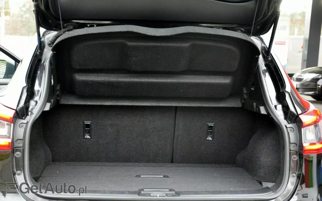 NISSAN Qashqai 1.6 DIG-T Tekna