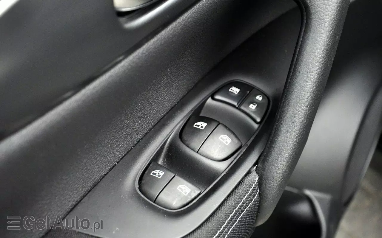 NISSAN Qashqai 1.6 DIG-T Tekna