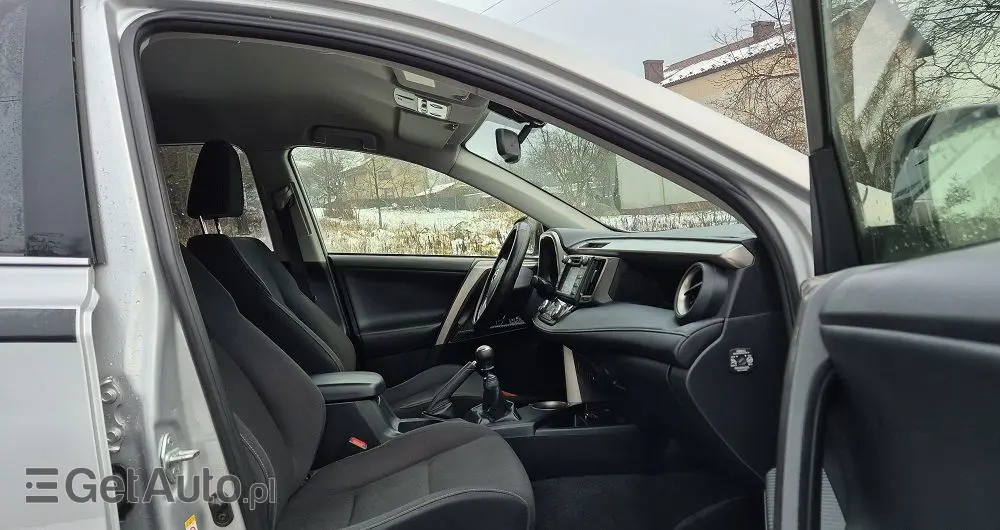 TOYOTA RAV4 2.0 D-4D Premium
