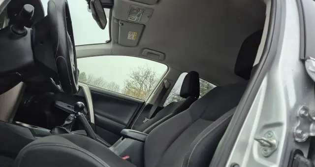 TOYOTA RAV4 2.0 D-4D Premium