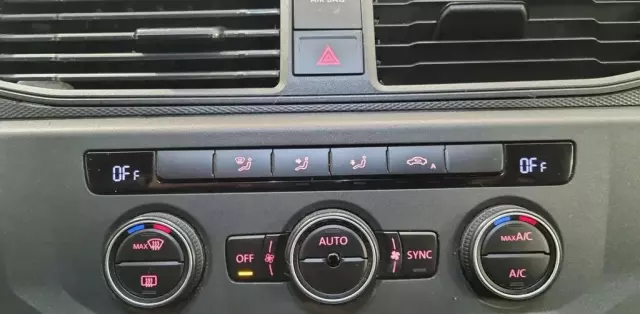 VOLKSWAGEN Caddy California 