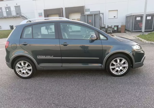 VOLKSWAGEN Golf Plus 