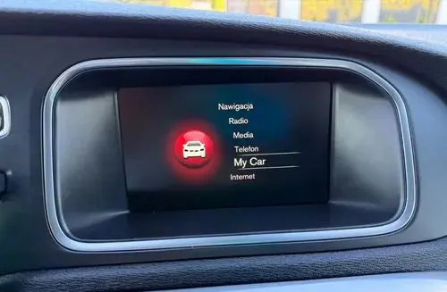 VOLVO V40 