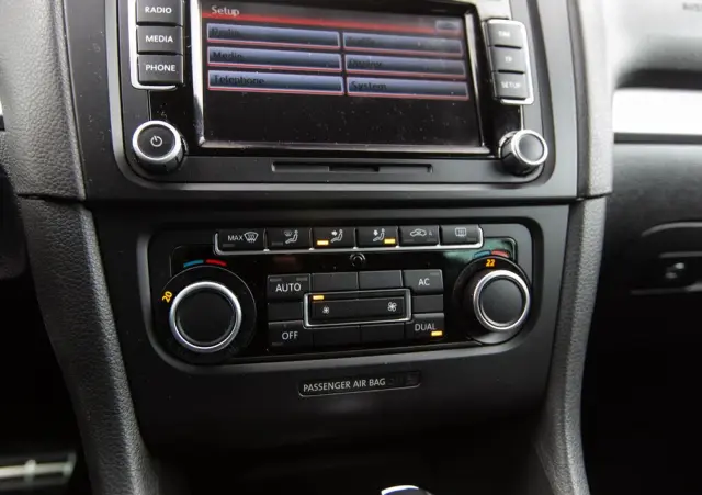 VOLKSWAGEN Golf 2.0 R DSG