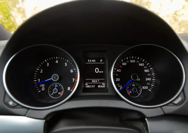 VOLKSWAGEN Golf 2.0 R DSG