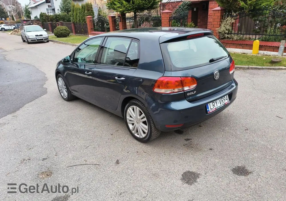 VOLKSWAGEN Golf 1.6 Tour Edition