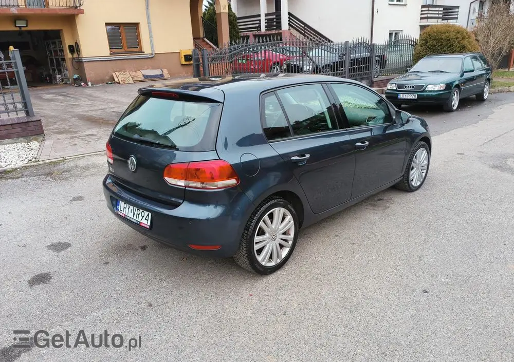 VOLKSWAGEN Golf 1.6 Tour Edition