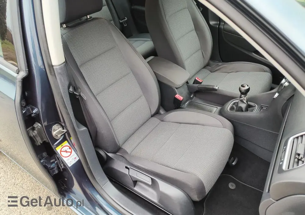 VOLKSWAGEN Golf 1.6 Tour Edition