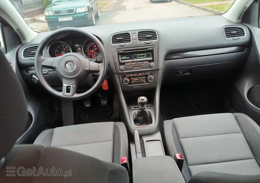 VOLKSWAGEN Golf 1.6 Tour Edition