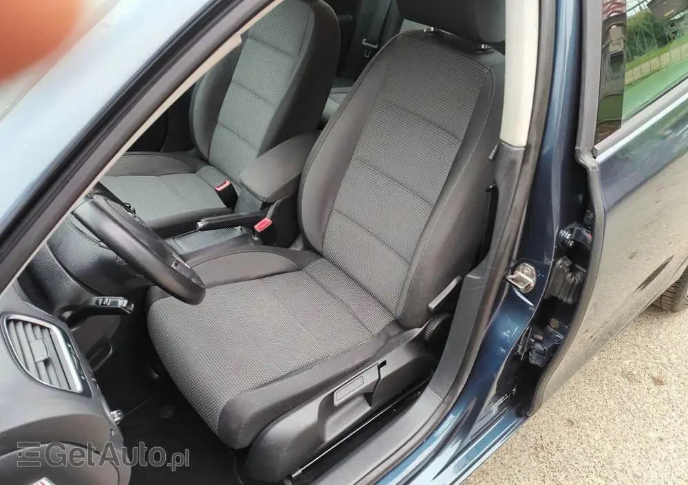 VOLKSWAGEN Golf 1.6 Tour Edition