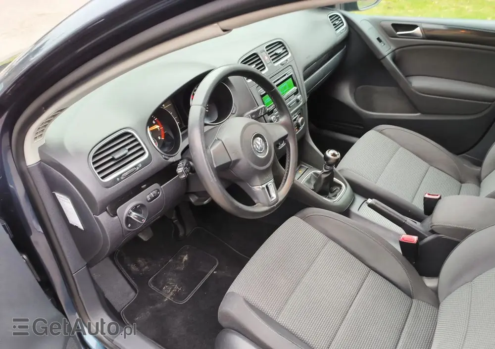 VOLKSWAGEN Golf 1.6 Tour Edition