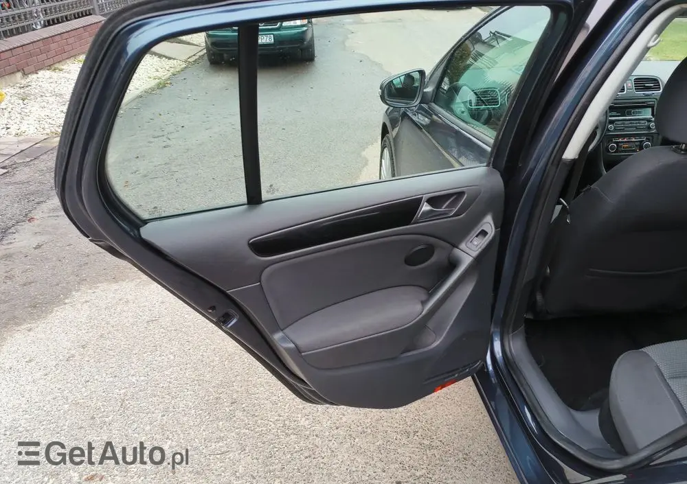 VOLKSWAGEN Golf 1.6 Tour Edition
