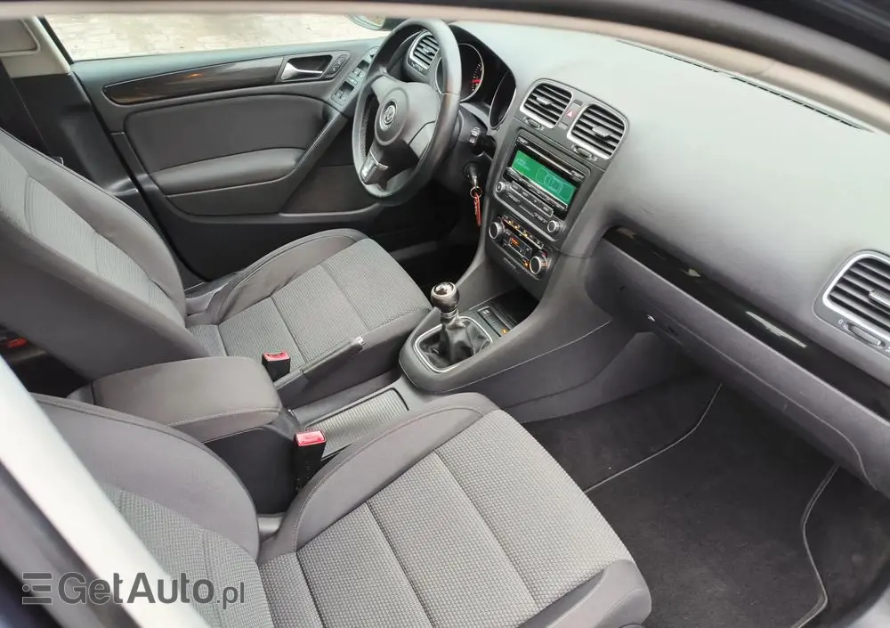 VOLKSWAGEN Golf 1.6 Tour Edition