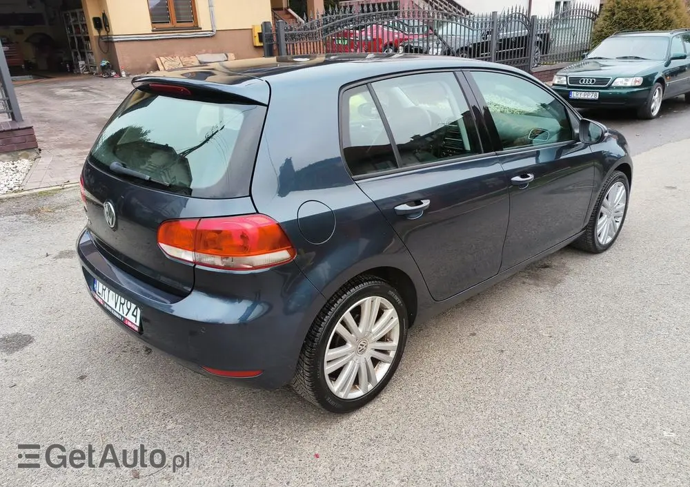 VOLKSWAGEN Golf 1.6 Tour Edition