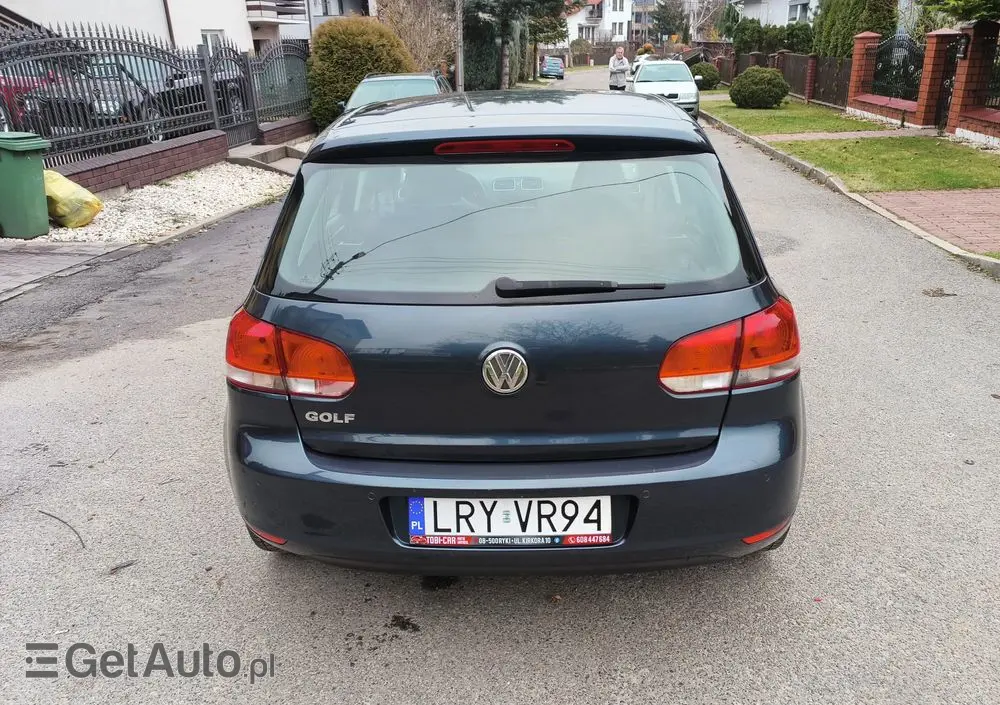 VOLKSWAGEN Golf 1.6 Tour Edition