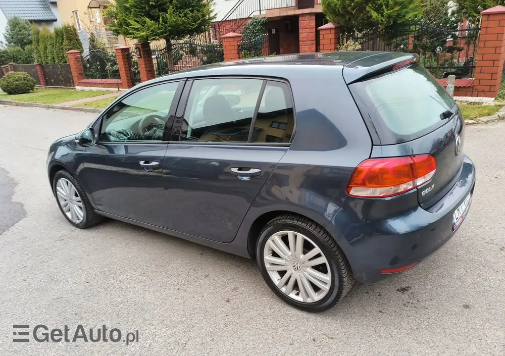 VOLKSWAGEN Golf 1.6 Tour Edition