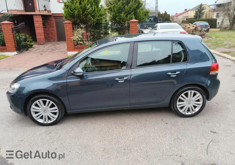 VOLKSWAGEN Golf 1.6 Tour Edition