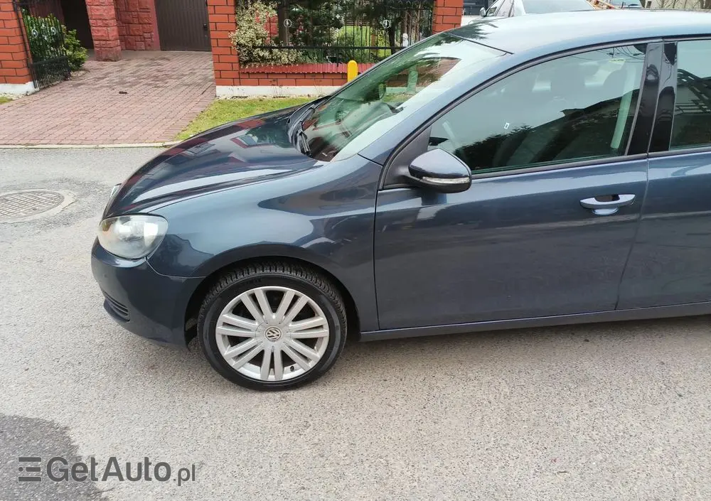 VOLKSWAGEN Golf 1.6 Tour Edition